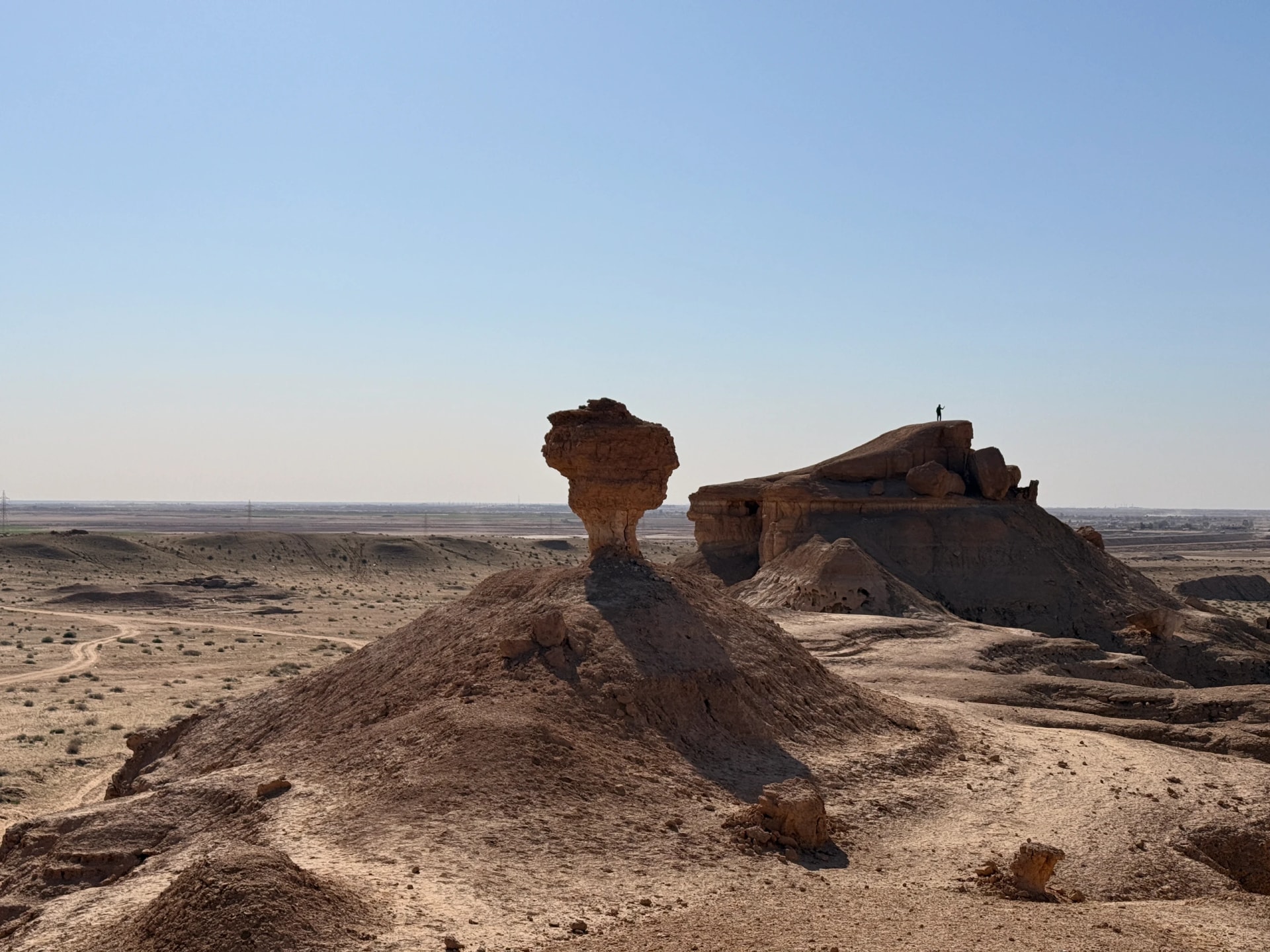 The desert plains around Hatra